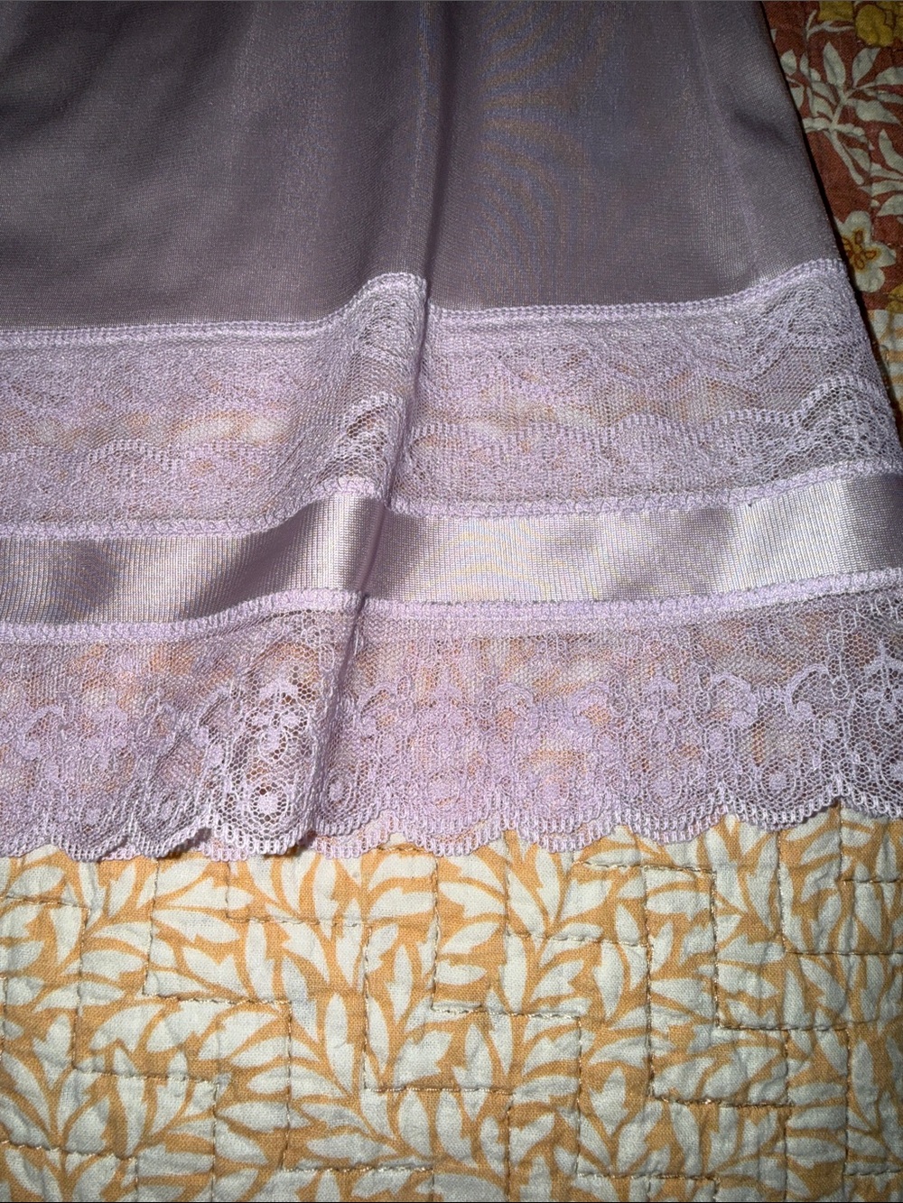 Vintage lilac slip skirt with lace trim - Picture 2 of 7